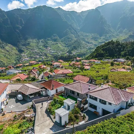 Daire Basalt Dwelling Ii By Madeira Sun Travel