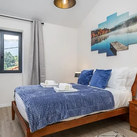 Daire Basalt Dwelling Ii By Homie São Vicente