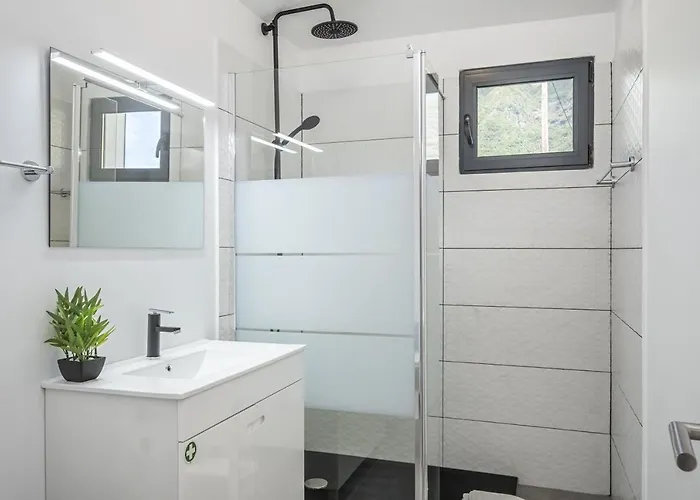 Apartment Basalt Dwelling Ii By Homie *